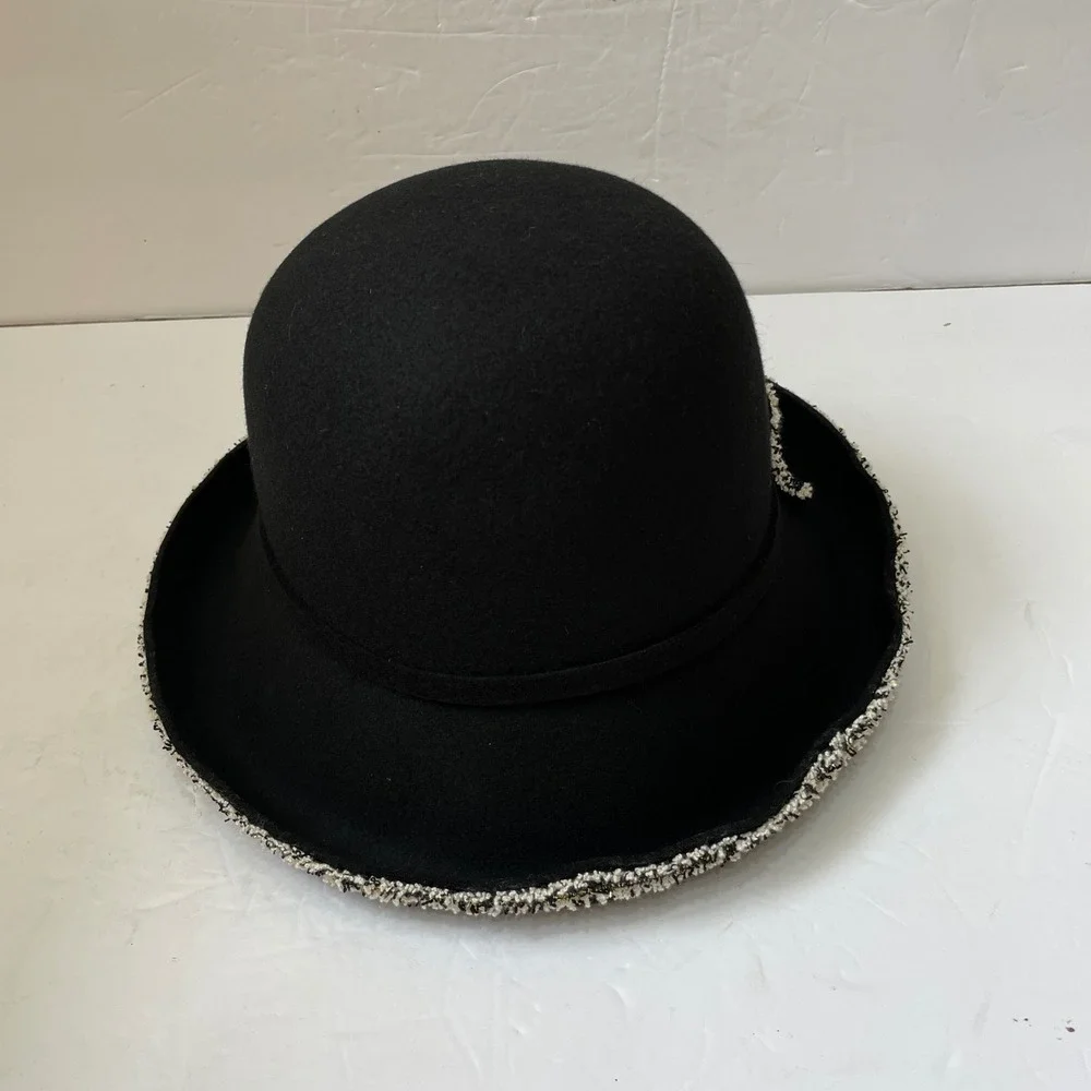 VINTAGE‎ ADORA 100% WOOL BLACK FEDORA WITH BOW ACCENT